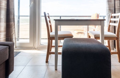 Raversijde Apartment | Contemporary apartment in Oostende with balcony