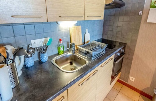Raversijde Apartment | Contemporary apartment in Oostende with balcony