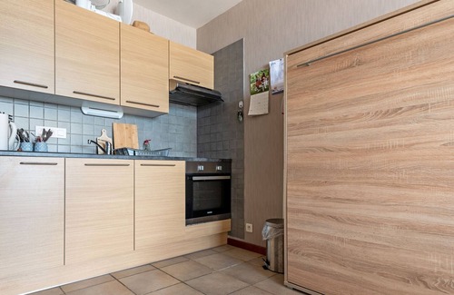 Raversijde Apartment | Contemporary apartment in Oostende with balcony