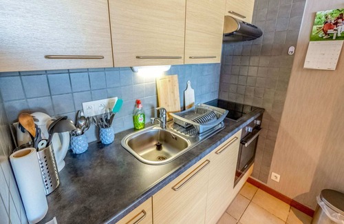 Raversijde Apartment | Contemporary apartment in Oostende with balcony