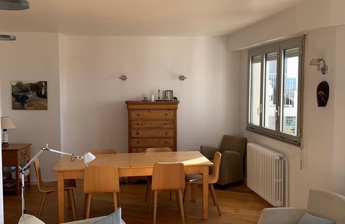 Toulouse South-East Apartment | Contemporary apartment on the banks of the Canal du Midi.85 m2. Private garage.