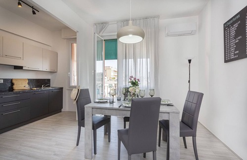 San Martino Apartment | Contemporary Apartment in Sturla by Wonderful Italy