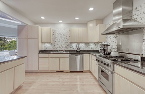 Haymarket House | Contemporary Architectural Gem: Modern Retreat 5 Bedroom Home