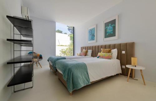 Viana do Castelo Villa | Contemporary Beach House Cabedelo