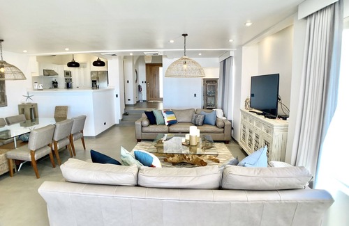 Playa Hermosa Condo | Contemporary Beach Front Gem - Private Infinity Pool!