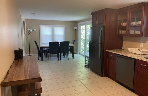 West Hyannisport House | Contemporary Beach Cottage. Sleeps 8. Central AC/Heat. Beach pass included.