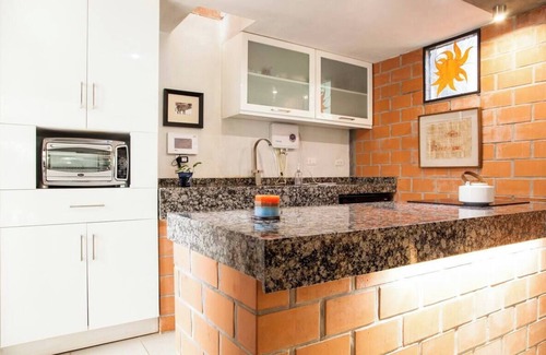 Jardines de Ahuatepec House | Contemporary beautiful home in Lush area