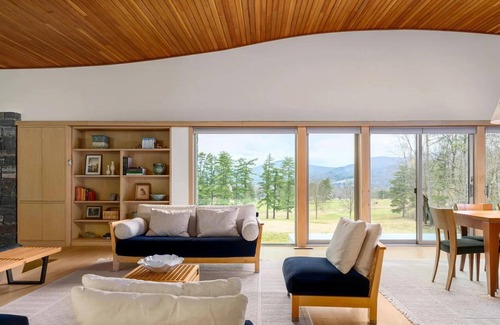 Williamstown House | Contemporary Berkshire Home with Views of Taconic Golf Course