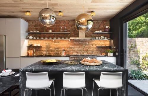 Queen's Park House | Contemporary Boutique Residence