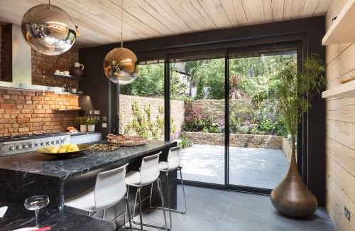 Queen's Park House | Contemporary Boutique Residence