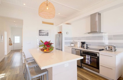 Governor's Harbour Apartment | Contemporary Upstairs 2BR 2BA Bayfront Apartment