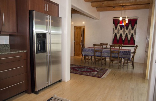 Historic Eastside House | Contemporary Casa w/courtyard, 10 min. stroll to Canyon Road & historic Santa Fe