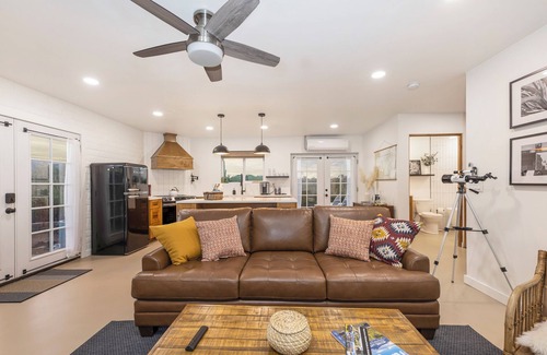 Tanque Verde Cottage | Contemporary Casita in Northeast Tucson next to Saguaro National Park East.