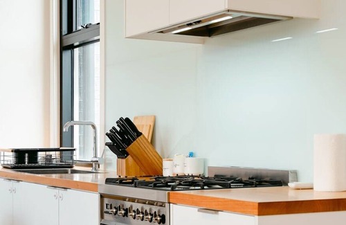 Brunswick House | Contemporary Central Brunswick 2-Story Townhouse*
