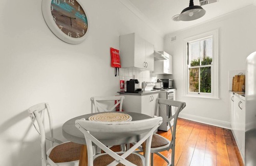 Millers Point Apartment | Contemporary Charm with Spectacular Harbour Views