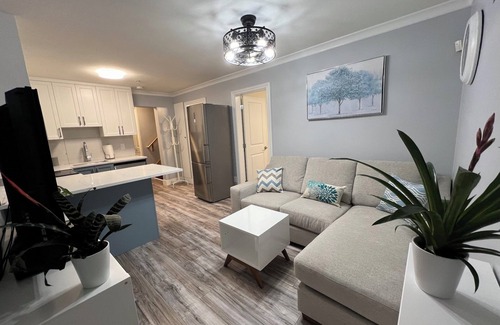 Hastings House | Contemporary City Oasis