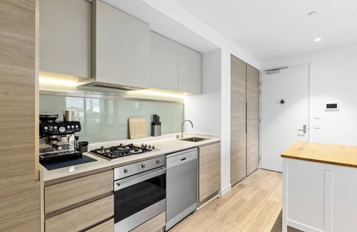 Footscray Apartment | Contemporary Comfort