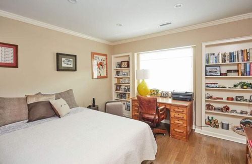Norwalk Condo | Contemporary Condo close to town, metro north and beach