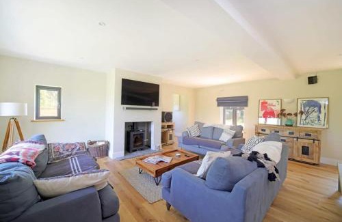 Child Okeford House | Contemporary Cottage & Garden in Dorset