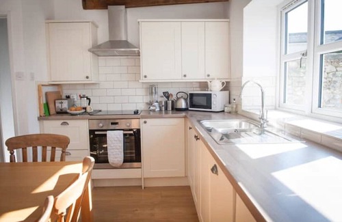 Musbury Cottage | Contemporary cottage in lovely Devon village.