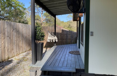 Mandeville Cottage | Contemporary Cottage in the heart of Mandeville