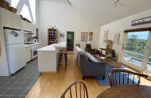 Round Pond Cottage | Contemporary Cottage With Spectacular Ocean Views And Access