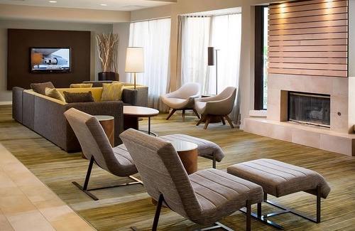 Boca Raton Hotel | Contemporary Deluxe Room Close to Beaches! Free Parking, Pet-Friendly, Pool!