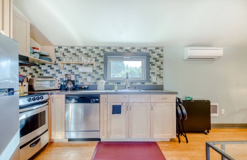 Concordia Apartment | Contemporary dog-friendly studio w/cable, WiFi, and private balcony