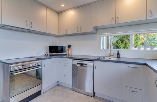 Dunedin House | Contemporary Duplex in Roslyn