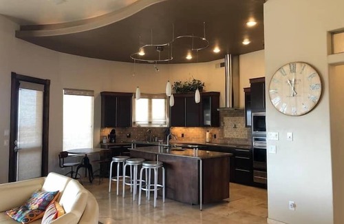 Las Cruces House | Contemporary Elegance