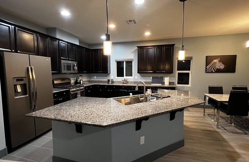 Enterprise House | Contemporary Family & Business Friendly House with Pool