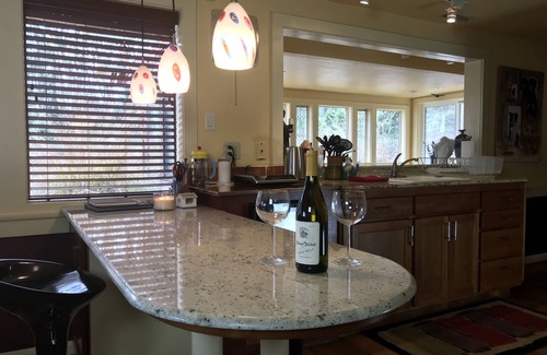 Corvallis House | Contemporary Flat on a Christmas tree farm 5 Minutes to Oregon State University