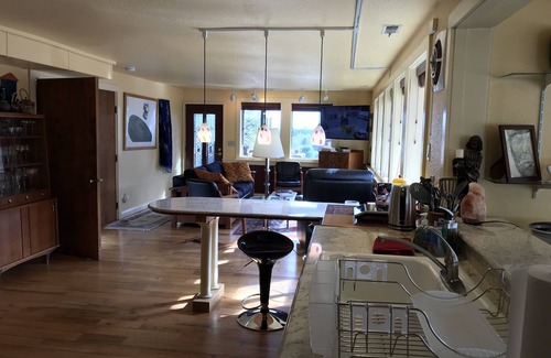 Corvallis House | Contemporary Flat on a Christmas tree farm 5 Minutes to Oregon State University
