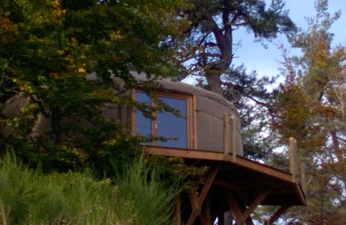 Saint-Bonnet-le-Froid Cabin | Contemporary yurt on a woodland terrace