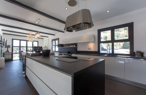 Guerrevieille Villa | Contemporary French Riviera Villa With Heated Swimming Pool And Only 3 Minutes F