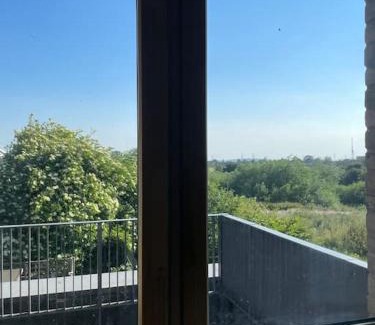 Dagenham House | Contemporary Haven: 4-Bed House in Dagenham