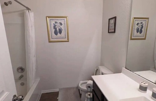 Austin House | Contemporary haven 4bd 2bd Pro Photos coming soon!