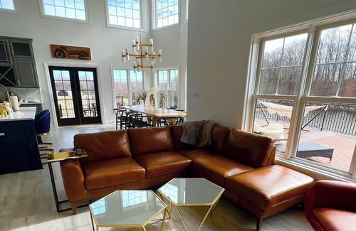 Forest House | Contemporary Hidden Gem Getaway