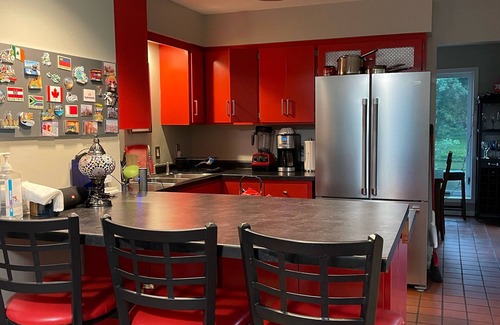 Middleton House | Contemporary home in quiet neighborhood with pool & great back yard close to all