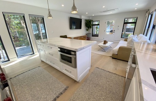 Ocean Park House | Contemporary Home within Walking distance to Santa Monica Beach