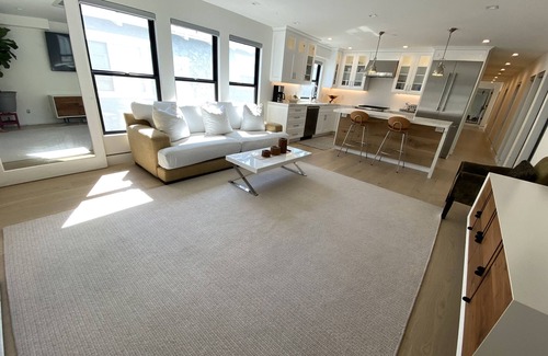 Ocean Park House | Contemporary Home within Walking distance to Santa Monica Beach