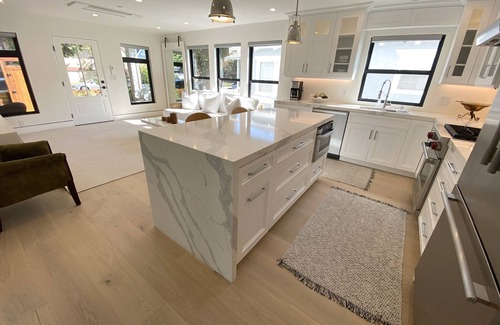 Ocean Park House | Contemporary Home within Walking distance to Santa Monica Beach