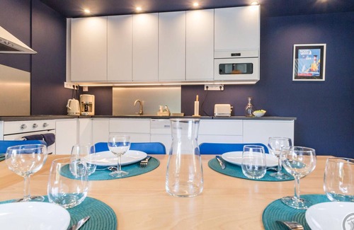 Saint-Jores Cottage | Contemporary house with garden, Wifi and parking