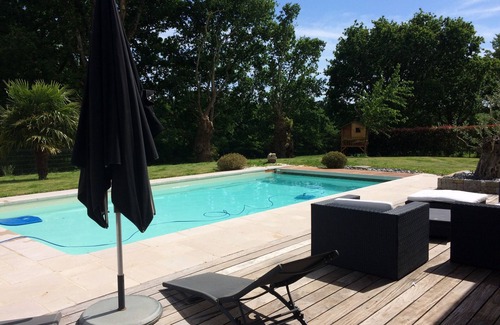 Locmine House | Contemporary house with swimming pool, jacuzzi and gym.