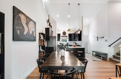 Baraboo House | Contemporary house with central AC, gas fireplace, gas grill, and full kitchen