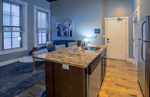 Grand Rapids Apartment | Contemporary King Bed Condo Downtown Grand Rapids