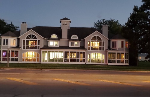 Port Clinton Condo | Contemporary Lake Erie Condo.