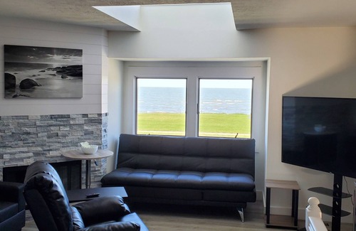 Port Clinton Condo | Contemporary Lake Erie Condo.