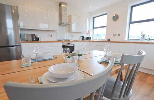 Southville Apartment | Contemporary Large 2 Bedroom Apartment with Parking