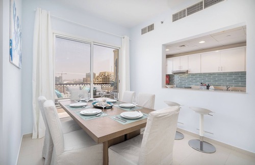 Bab Al Bahr Apartment | Contemporary Living by The Sea 2BD New Listing